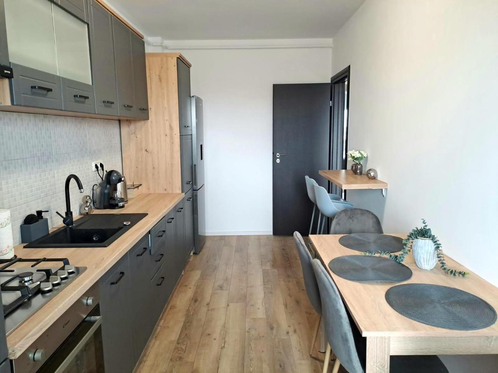 Mountain Breeze Luxury Apartment Ac & Parcare Privata ブラショフ エクステリア 写真
